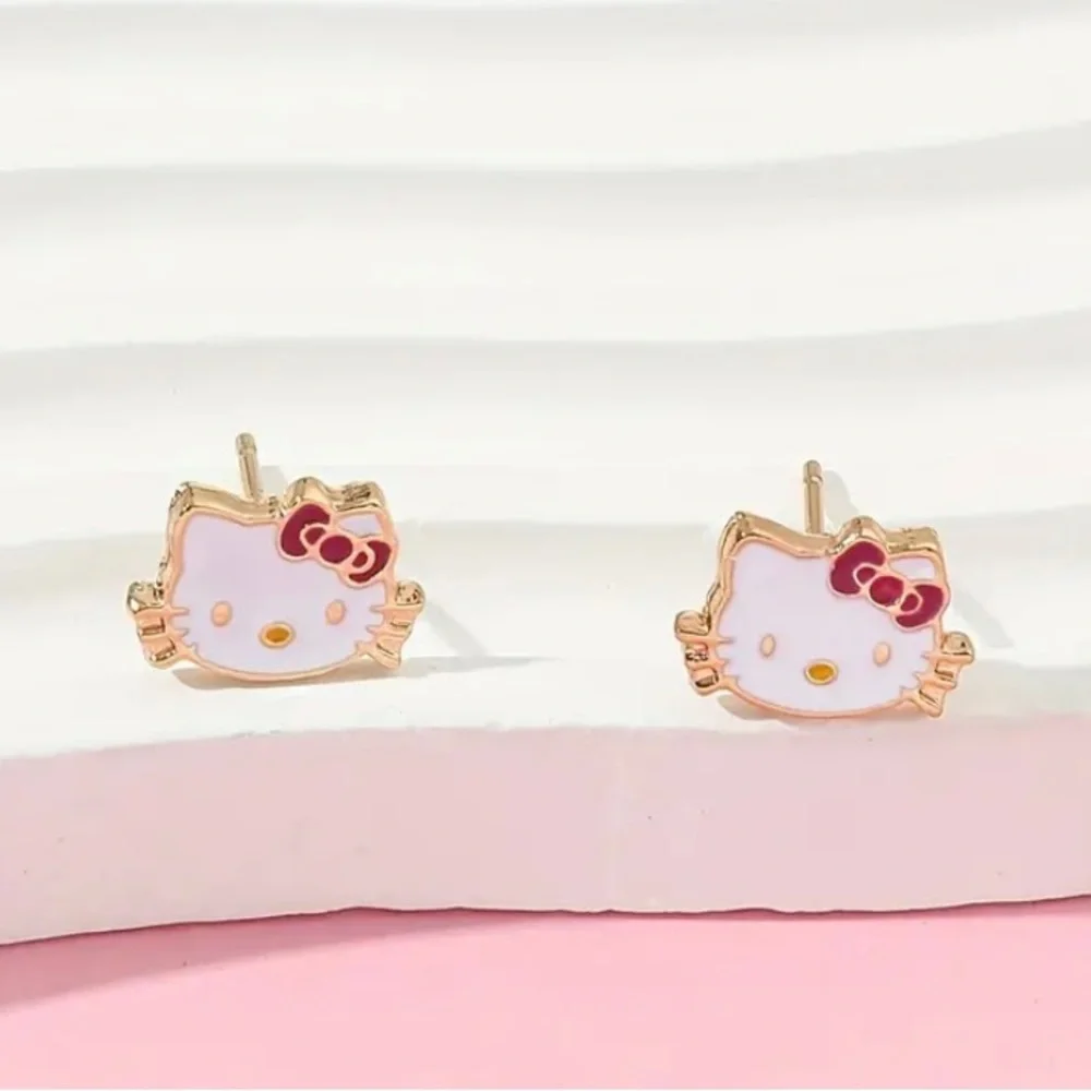 Hello Kitty earrings